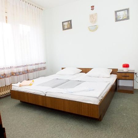 Biba Rooms 카를로바츠 외부 사진