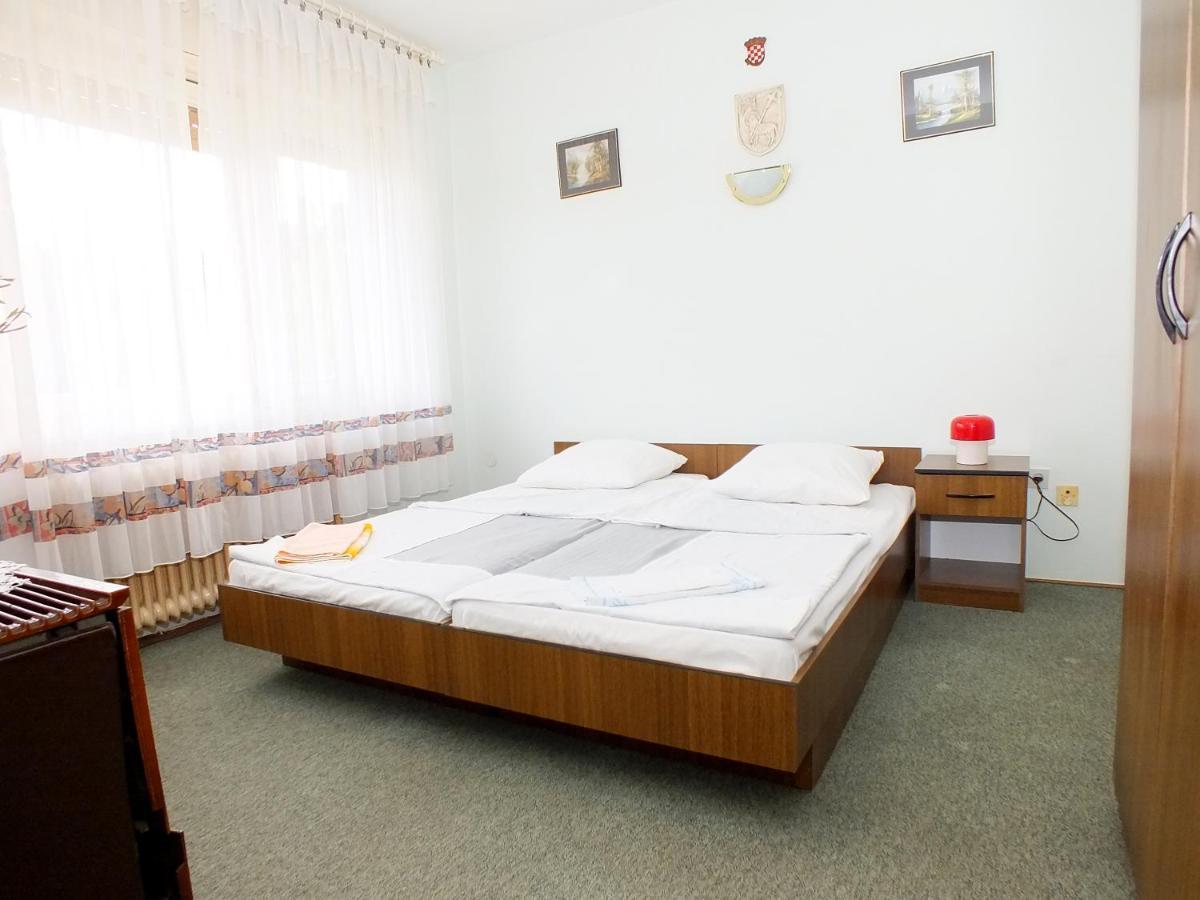 Biba Rooms 카를로바츠 외부 사진