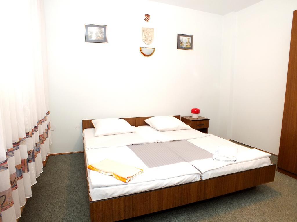 Biba Rooms 카를로바츠 외부 사진